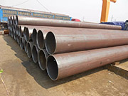 What are the advantages of using straight seam welded pipe to transport fluids