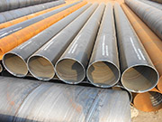 Preliminary preparation for sawing of spiral steel pipe